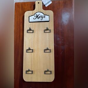 Wood board key organizer - NWT